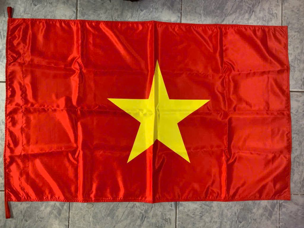 Cờ tổ quốc đúng chuẩn - Vải phi mờ