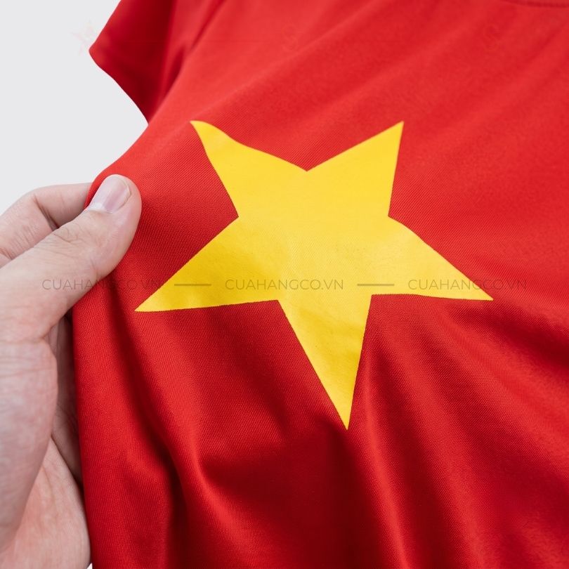 ao co do sao vang