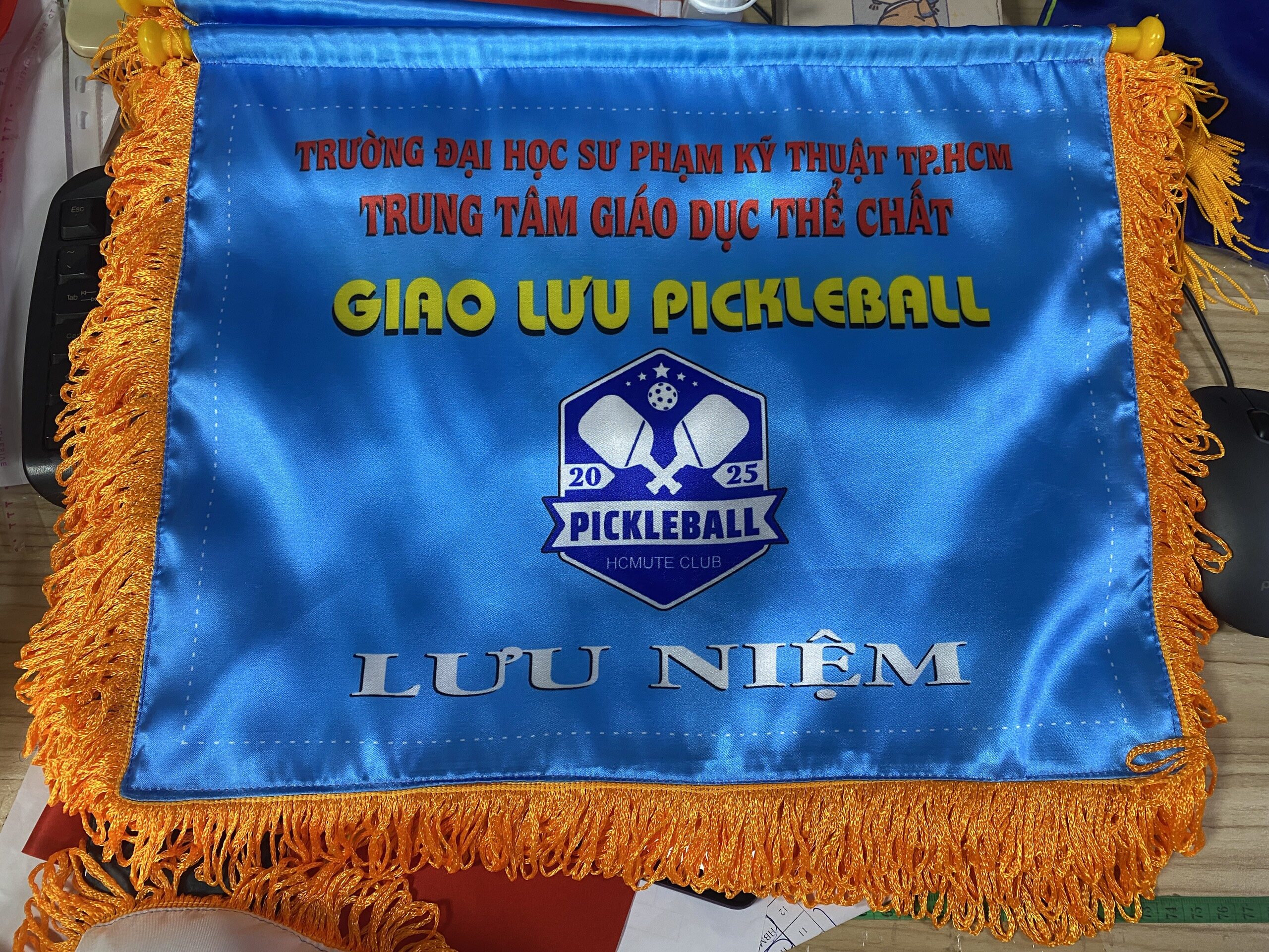 CỜ LƯU NIỆM HÌNH CHỮ NHẬT 40X30CM