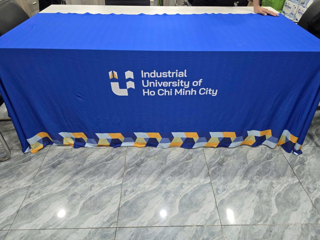 khăn trải bàn vải thun lạnh